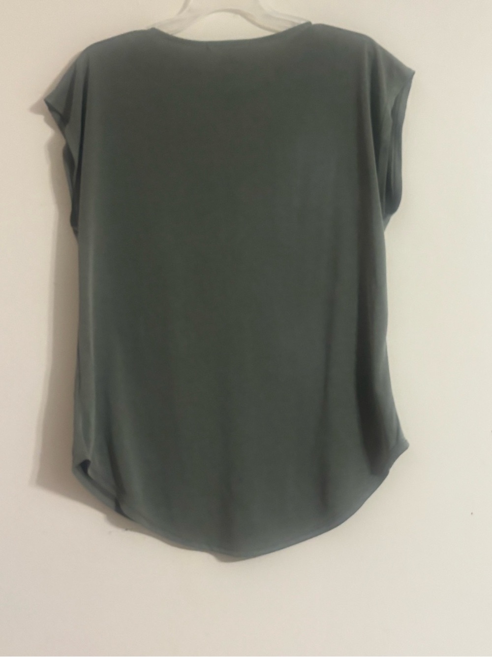 Green Envelope Olive/Army Green Sleeveless V-Neck Blouse With Zipper - Picture 8 of 9